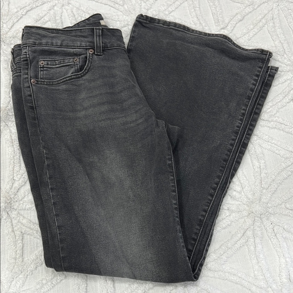 Levi’s Stylish Black Denim Jeans